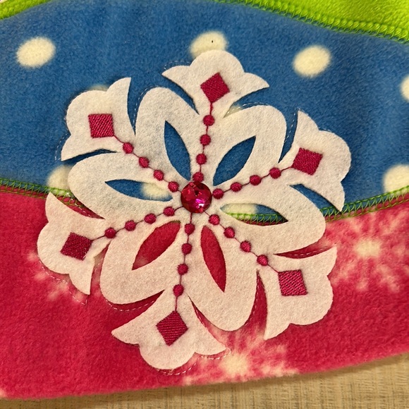 Bonnie Jean 2piece. Embroidered and sequined felt snowflakes on a fleece dress - Picture 4 of 4